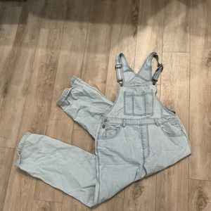 UNIVERSAL THREADS Overalls